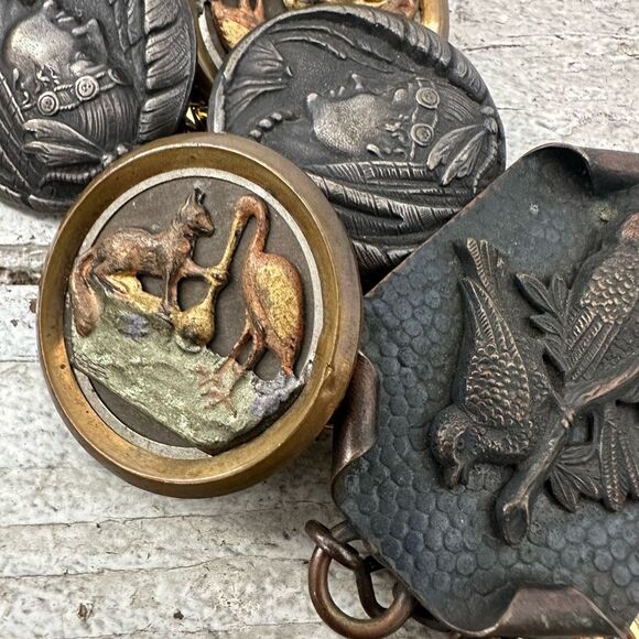 Vintage Assemblage Antique Button On 80s Chain Necklace WOW - Picture 13 of 14